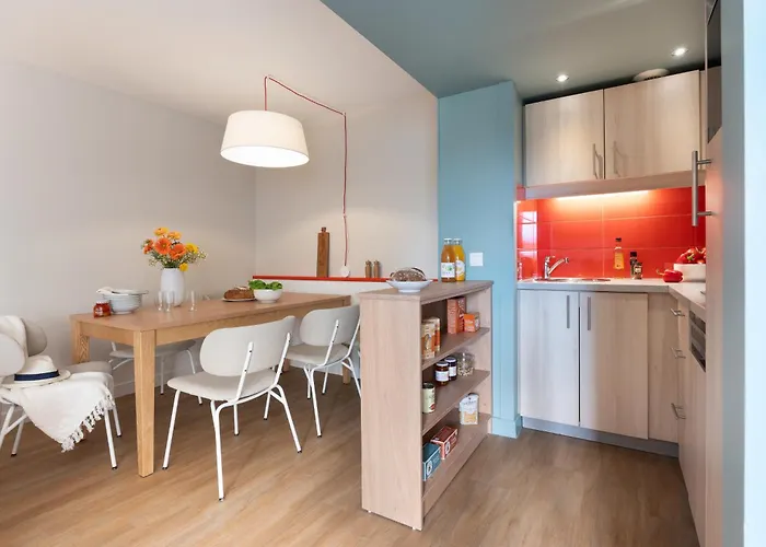 Pierre & Premium Haguna 아파트호텔 비아히쯔