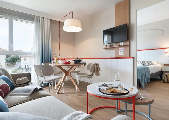 Pierre & Premium Haguna Μπιαρίτζ