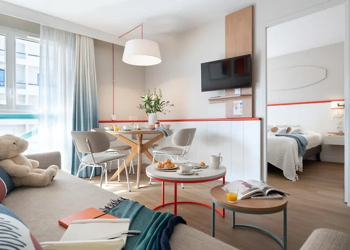 Ξενοδοχείο με διαμερίσματα Pierre & Premium Haguna 4*