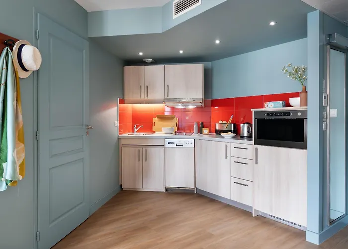 Pierre & Premium Haguna 4* 비아히쯔