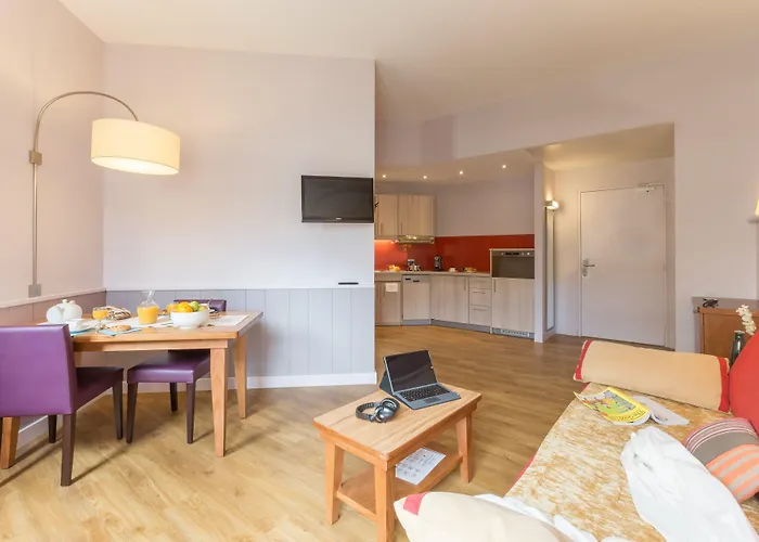 Ξενοδοχείο με διαμερίσματα Pierre & Premium Haguna 4*