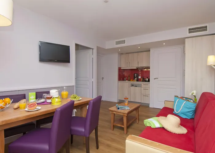 Pierre & Premium Haguna Μπιαρίτζ