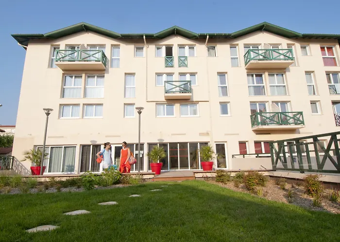 Pierre & Premium Haguna Ξενοδοχείο με διαμερίσματα 4*