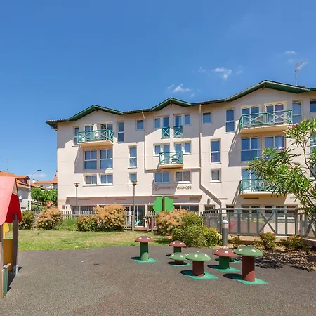 Pierre & Premium Haguna Lägenhetshotell