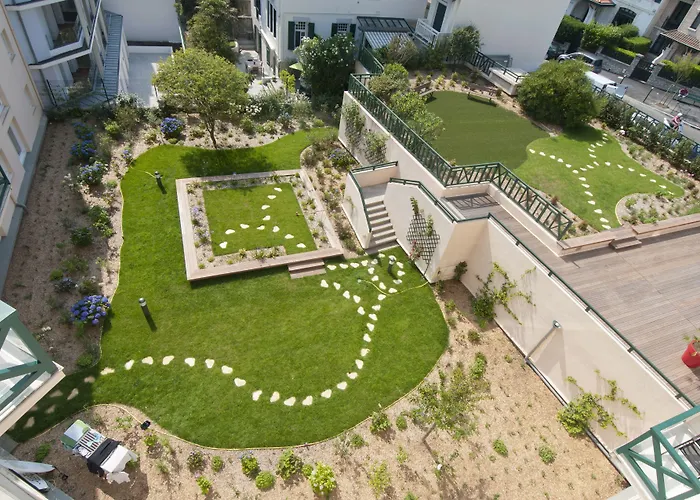 Hotel apartamentowy Pierre & Premium Haguna 4*